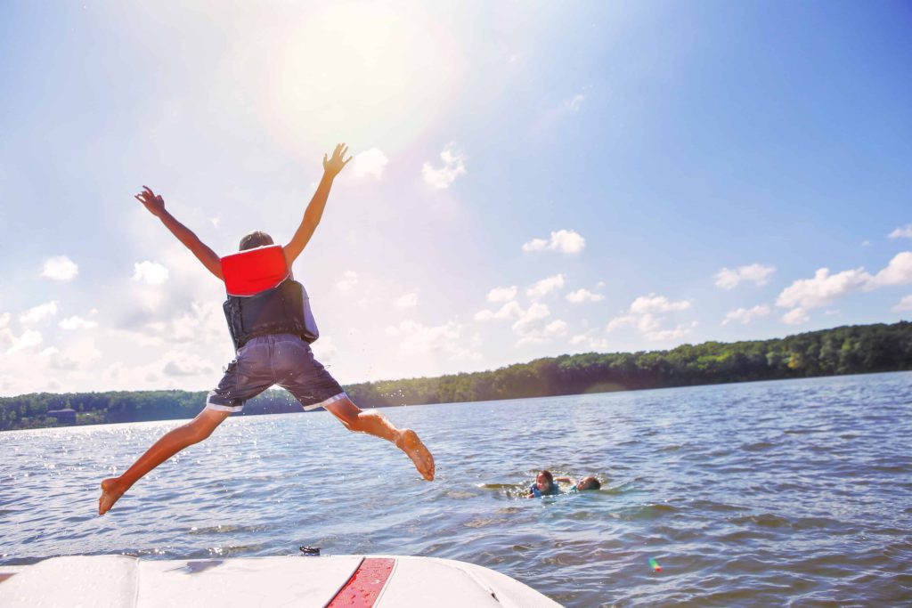 places to stay near lake barkley